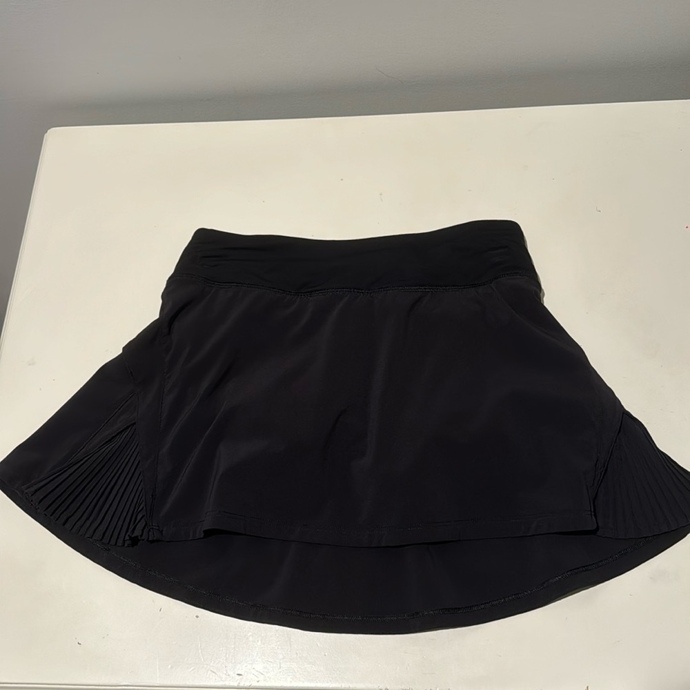 Lululemon play off the pleats skirt